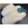 Image 2 : 1 Pair of SnugLeaves Women's Faux Wool Memory Foam Slippers - New (Size 11-12)