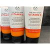 Image 2 : 4 The Body Shop Vitamin C Glow Boosting Microdermabrasion Facial Exfoliators - 100ml - New