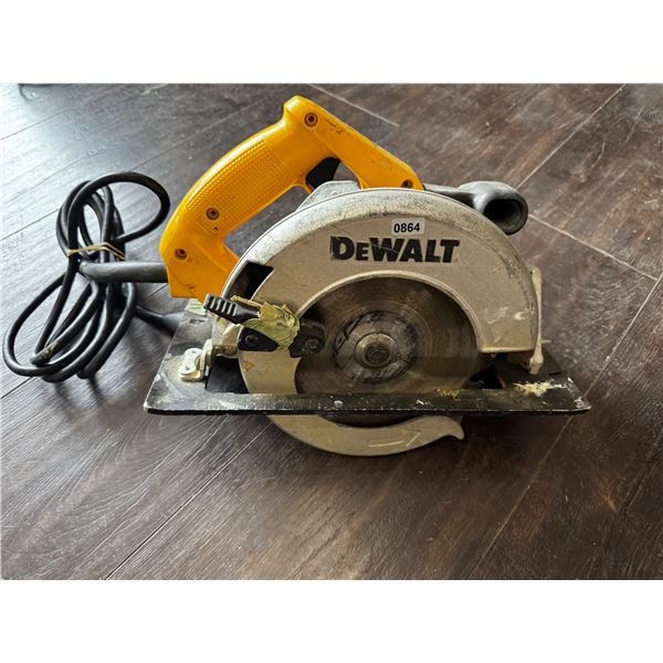 Dewalt Powered Skill Saw with Blade - Used