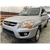 Image 2 : 2010 KIA SPORTAGE, SILVER, 221586 KMS, FOUR WHEEL DRIVE. - D665169
