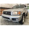 Image 2 : 2002 NISSAN PATHFINDER, SILVER, 346031 KMS, FOUR WHEEL DRIVE. - D732105