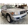 Image 8 : 2002 NISSAN PATHFINDER, SILVER, 346031 KMS, FOUR WHEEL DRIVE. - D732105