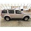 Image 11 : 2005 NISSAN PATHFINDER LE, GREY, 276948 KMS, FOUR WHEEL DRIVE. - B723989