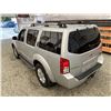 Image 22 : 2005 NISSAN PATHFINDER LE, GREY, 276948 KMS, FOUR WHEEL DRIVE. - B723989