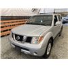 Image 3 : 2005 NISSAN PATHFINDER LE, GREY, 276948 KMS, FOUR WHEEL DRIVE. - B723989