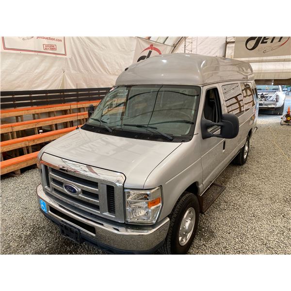 2012 FORD ECONOLINE, SILVER, 155785 KMS, REAR WHEEL DRIVE. - PA91036