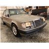 Image 8 : 1992 MERCEDES 300E, GOLD, 209365 KMS, REAR WHEEL DRIVE. - D731072