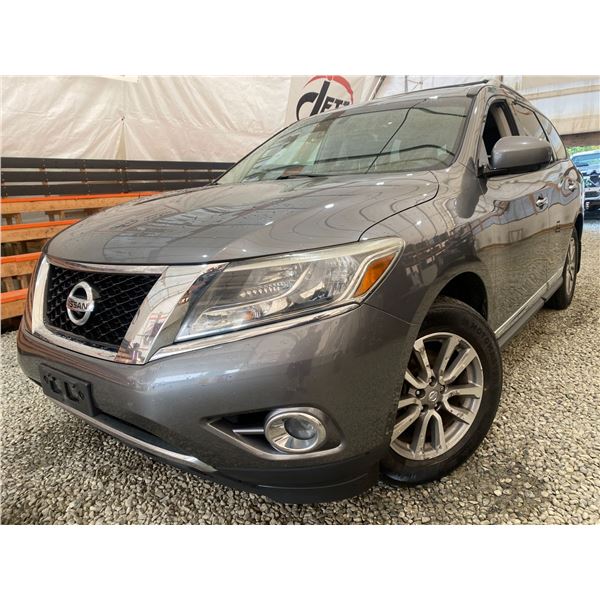 2016 NISSAN PATHFINDER, GREY, 215183 KMS, FOUR WHEEL DRIVE. - DG10232