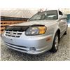 Image 2 : 2005 HYUNDAI ACCENT, GREY, 235882 KMS, FRONT WHEEL DRIVE. - B339442