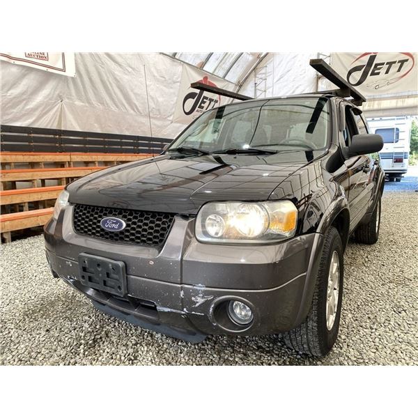 2006 FORD ESCAPE, BLACK, 241999 KMS, FOUR WHEEL DRIVE. - PC86095
