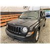Image 3 : 2011 JEEP PATRIOT, GREY, 148 KMS, FOUR WHEEL DRIVE. - J112199