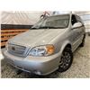 Image 1 : 2005 KIA SEDONA, SILVER, 195486 KMS, NO RESERVE. - D704161