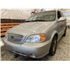 Image 2 : 2005 KIA SEDONA, SILVER, 195486 KMS, NO RESERVE. - D704161