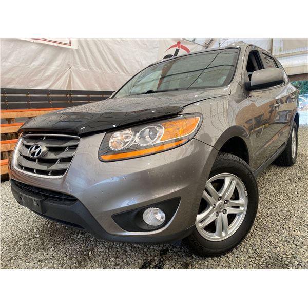 2011 HYUNDAI SANTE FE, GREY, 181615 KMS, FOUR WHEEL DRIVE. - D027673