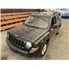 Image 4 : 2011 JEEP PATRIOT, GREY, 148239 KMS, FOUR WHEEL DRIVE. - J112199