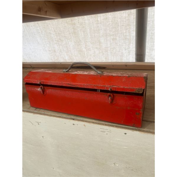 511 -- RED TOOL BOX