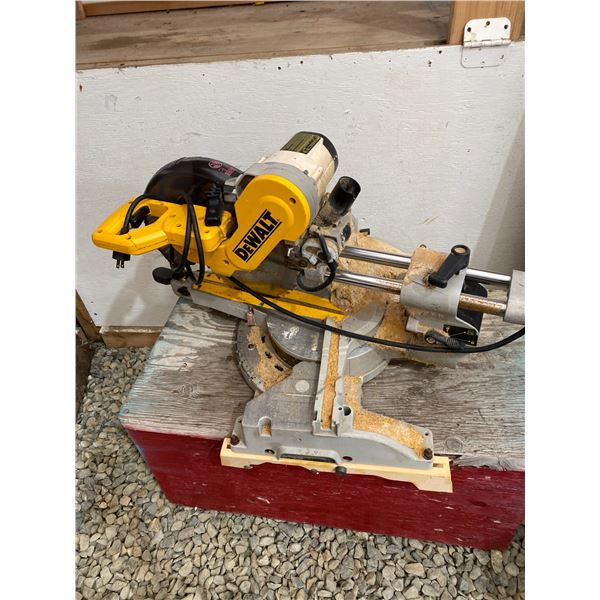 522 -- DEWALT DW717