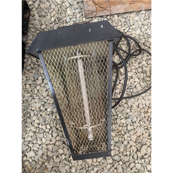 539 -- LARGE BUG LAMP