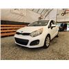 Image 2 : 2013 KIA RIO, WHITE, 188538 KMS, FRONT WHEEL DRIVE. NO RESERVE. - D810889