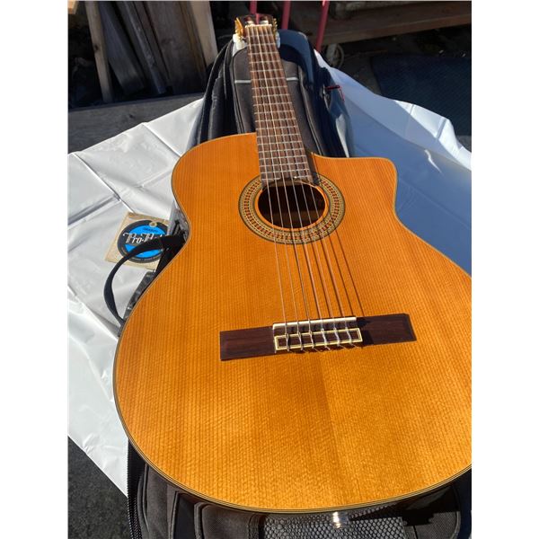 543 -- WASHBURN C64SCE GUITAR