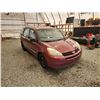 Image 9 : 2004 TOYOTA SIENNA, RED, 351230 KMS, FRONT WHEEL DRIVE. - D210462