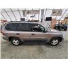 Image 12 : 2005 GMC ENVOY, GREY, 195753 KMS, FOUR WHEEL DRIVE. - D310966
