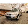 Image 2 : 2006 NISSAN X-TRAIL, SILVER, 303604 KMS, FOUR WHEEL DRIVE. - D210684