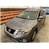 Image 2 : 2016 NISSAN PATHFINDER, GREY, 215183 KMS, FOUR WHEEL DRIVE. - DG10232