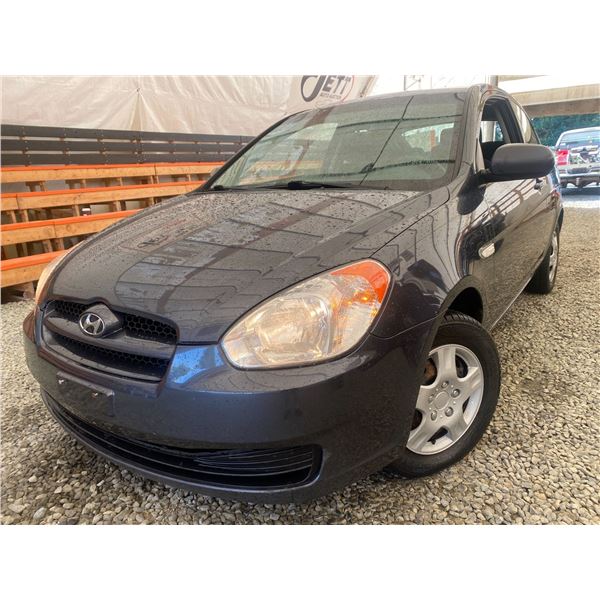 2011 HYUNDAI ACCENT, GREY, 149743 KMS, FRONT WHEEL DRIVE. - J202842