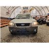Image 5 : 2005 FORD ESCAPE, GREY, 226312 KMS, FOUR WHEEL DRIVE. - DD66169