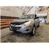 Image 2 : 2010 HYUNDAI TUCSON, GREY, 239117 KMS, ALL WHEEL DRIVE. - D054044