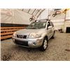 Image 2 : 2006 NISSAN X-TRAIL, SILVER, 303604 KMS, FOUR WHEEL DRIVE. - D210684