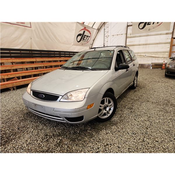 2005 FORD FOCUS SE, GRAY, 191085 KMS, FRONT WHEEL DRIVE. - D252442