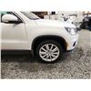 Image 25 : 2013 VW TIGUAN, WHITE, 274878 KMS, ALL WHEEL DRIVE. - D509490