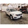 Image 8 : 2013 VW TIGUAN, WHITE, 274878 KMS, ALL WHEEL DRIVE. - D509490