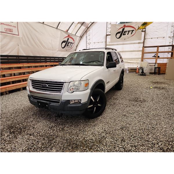 2007 FORD EXPLORER, WHITE, 368541 KMS, 4X4. - DB20479