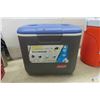 Image 2 : Rubbermaid 3 Gallon Water Jug + Coleman 30 Quart Cooler 