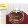 Image 2 : First Nations Cree Vintage Handmade Willow Basket 11'' 