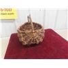 Image 4 : First Nations Cree Vintage Handmade Willow Basket 11'' 