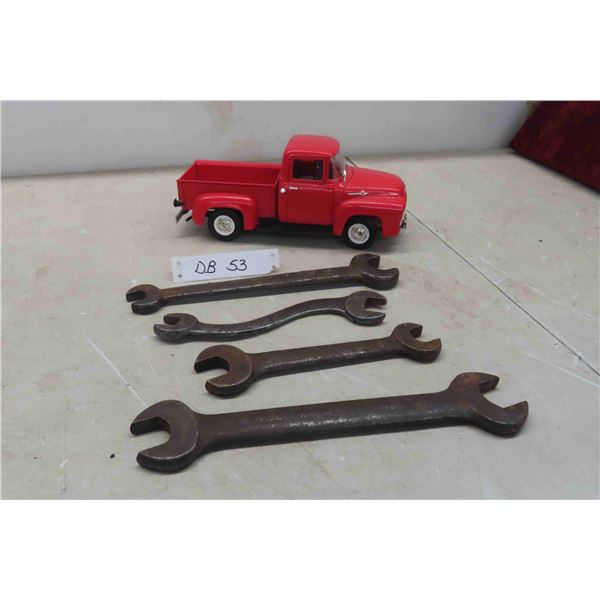 ERTL 1955 Ford F100 Pickup Truck, 4 Old Wrenches 
