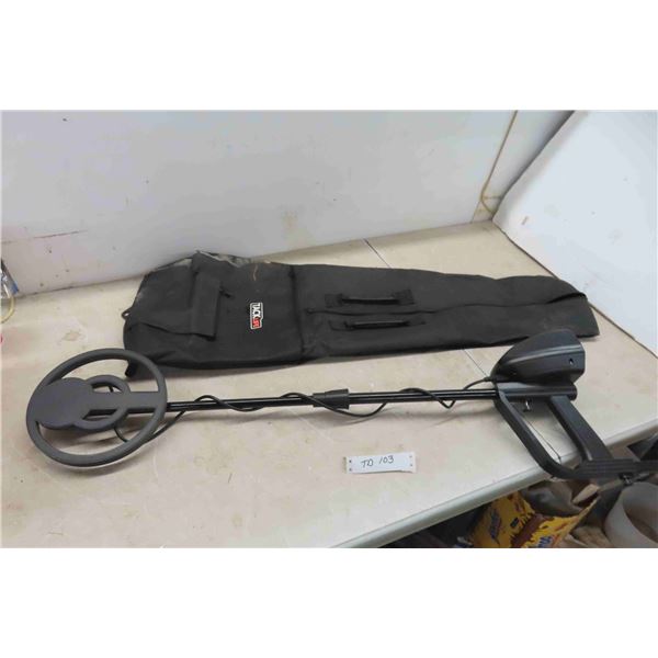 Metal Detector with Carry Case 