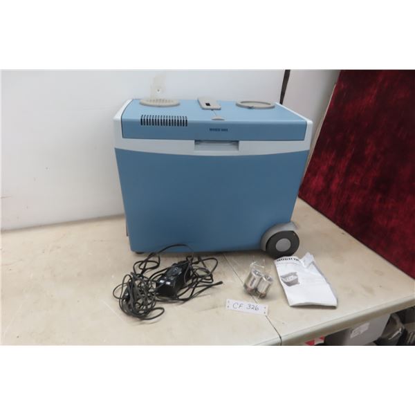 Mobicool 12V Portable Cooler with Wheels + Instruction Manual 
