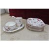 Image 5 : 50 Pieces Royal Albert Petite Point China 