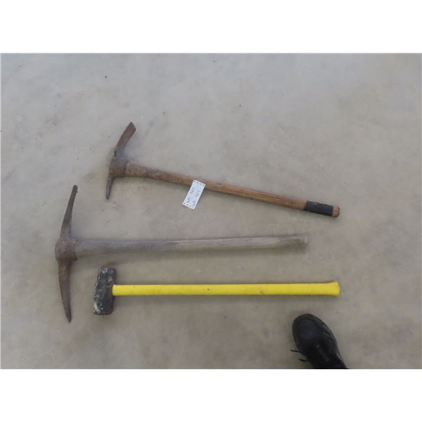 2 Picks + Sledge Hammer 