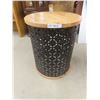 Image 2 : End Table + 24 HGI 20" Diameter 