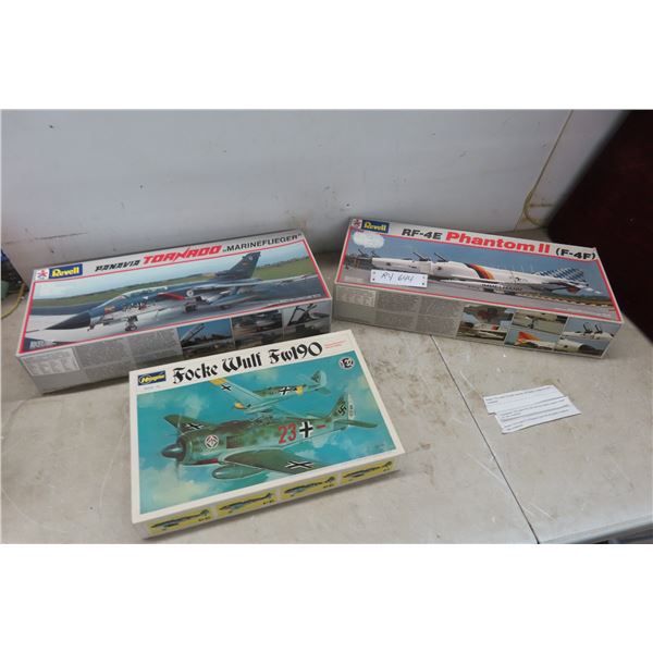 (3) New Plastic 1/32 Scale Model Kits; 