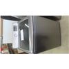 Image 9 : Samsung Washer with Stainless Tub + 
