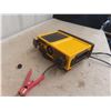 Image 4 : Dewalt Battery Charger Maintainer 