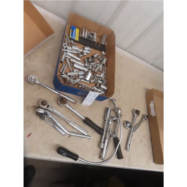 Ratchet with Extensions, Sockets 1/4", 3/8", 1/2" 