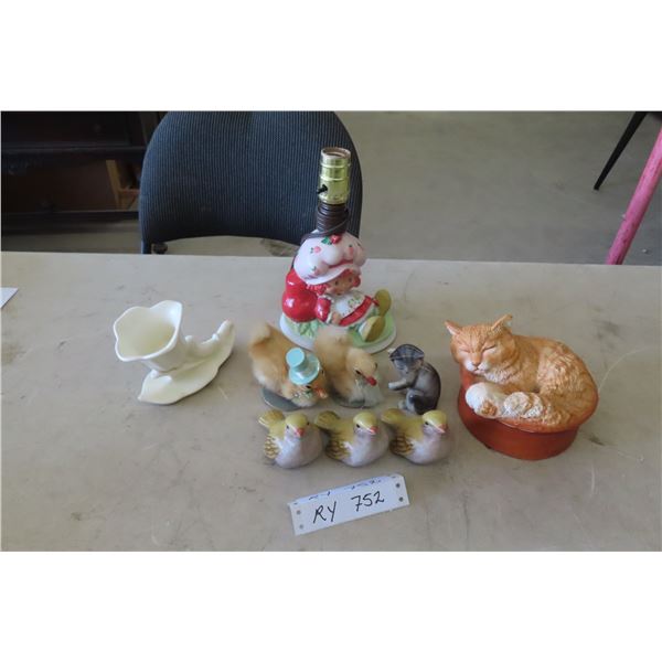 Beswick Ware Vase, 3 Porcelain Binds, Cat Figure